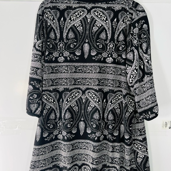 Black and White Paisley Blouse - Picture 6 of 9
